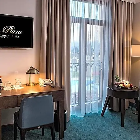 Plaza Boutique & 4*